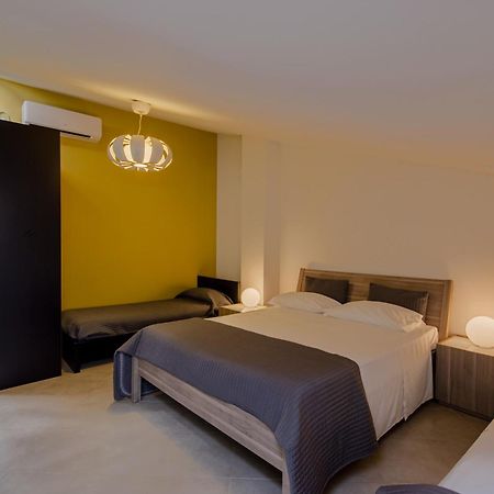 La Scivola Rooms Aci Castello Exterior foto