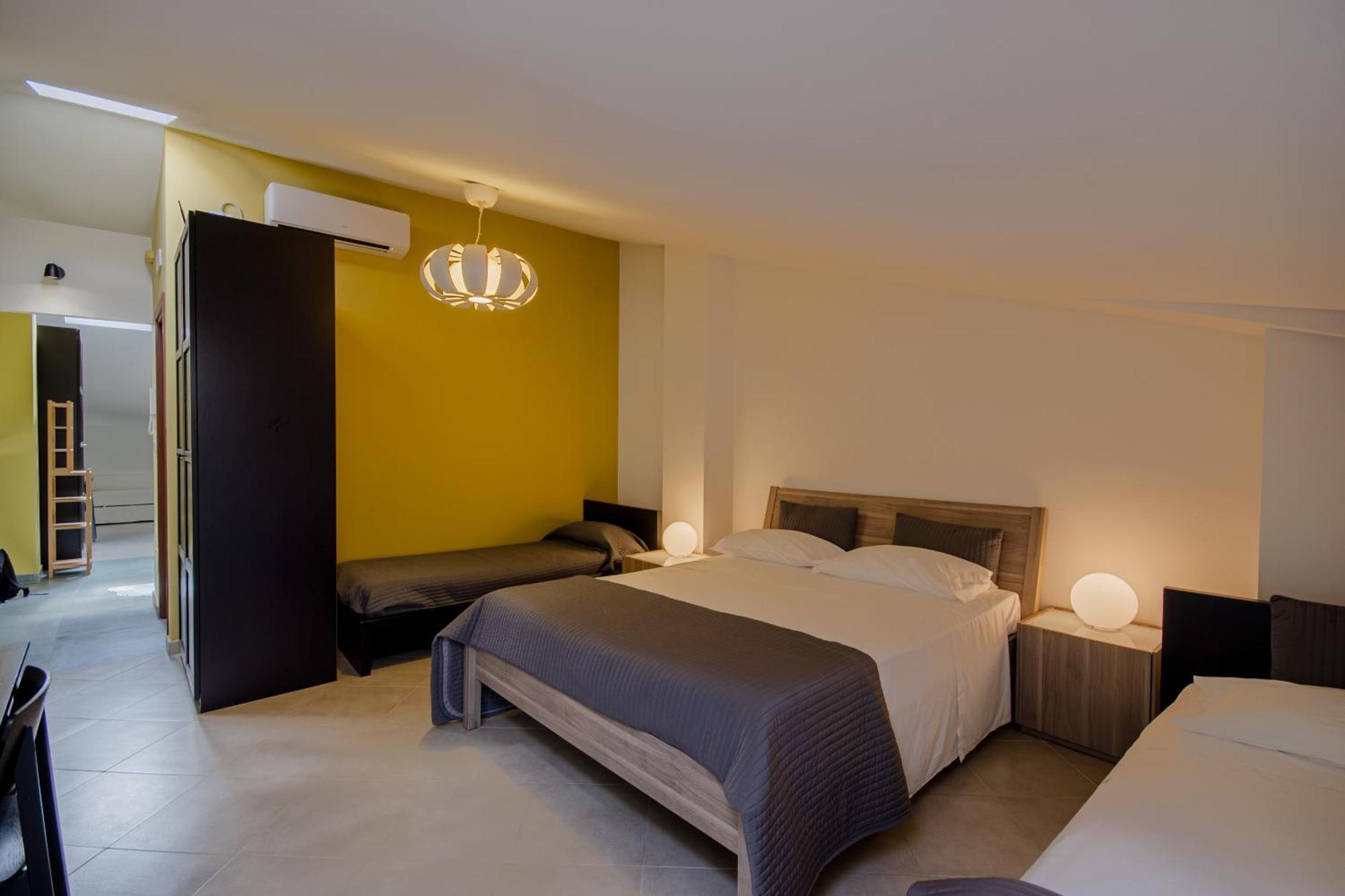 La Scivola Rooms Aci Castello Exterior foto