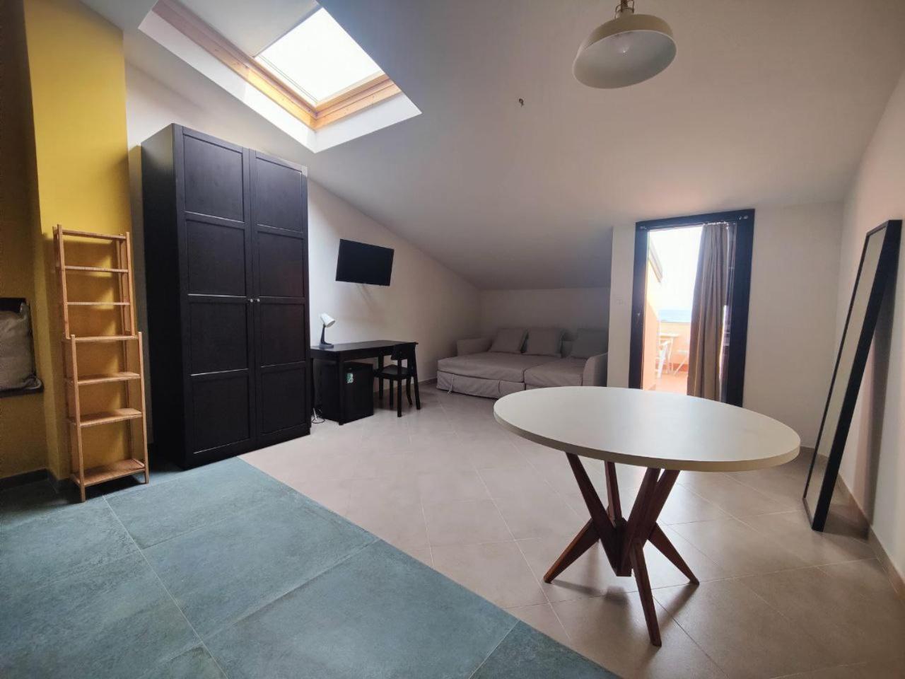 La Scivola Rooms Aci Castello Exterior foto